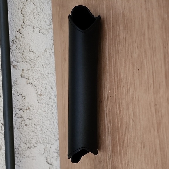 Dolce & Gabbana Black Sunglasses Case With Magnetic Closure - Picture 4 of 8